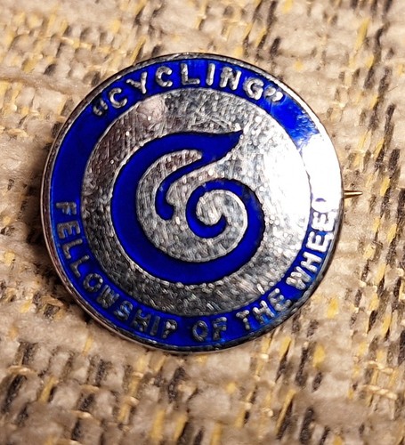 Vintage cycling pin badge - cycling,