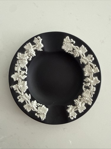 Wedgwood jasperware grapevine - wedgwood,