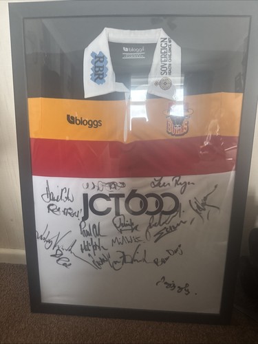Bradford bulls 2002 signed - bulls,