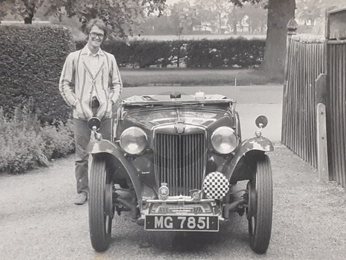 Cool mod man - man, w/mg