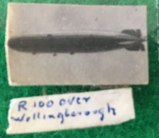 tiny  minisule  phot  930s  the  R100 AIRSHIP  OVER WELLINGBOROUGH  ! 22/14 mm !