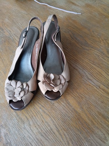 Gorgeous beige brown - &,