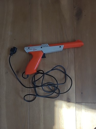 Nintendo zapper gun - nintendo, nes
