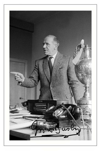 Matt busby signed autograph - busby,