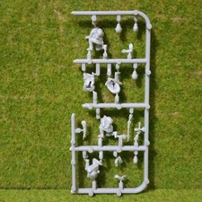 8) Plastic Soldier Company. WWII RUSSIAN GUN CREW Half Sprue (4 Figures) #1 1/72