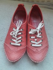 Pavers red leather tie up shoes size 5 (38)