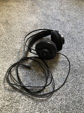 AKG K52 Headphones (Closed