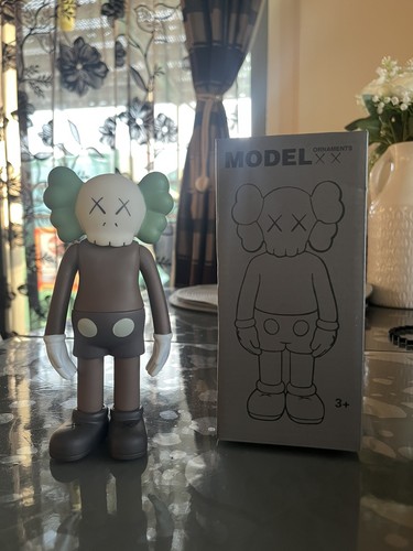 Kaws inspired exquisite - xx,