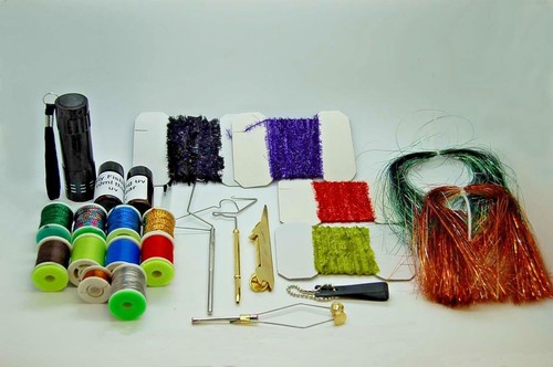 Fly tying tool and - fly,