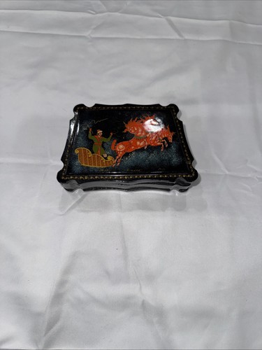 Signed vintage russian lacquer - signed,