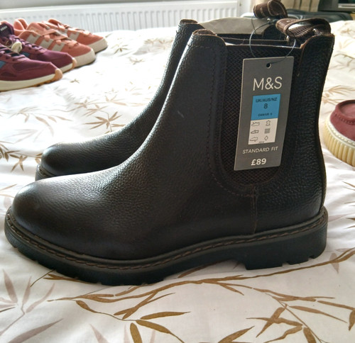 Chelsea boots bnwt - sz,