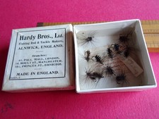 BOX OF APPROX 11 HARDY BALGENTS NO.4 ARTIFICIAL TROUT FLY LURES IN ORIGINAL BOX