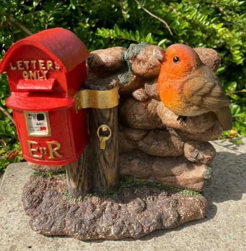 Robin postbox christmas - on,