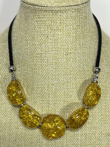 Laura ashley yellow resin - resin, bead