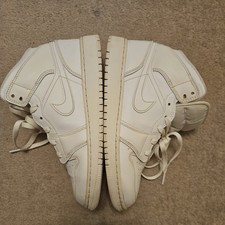  Jordan 1 Triple White Mids