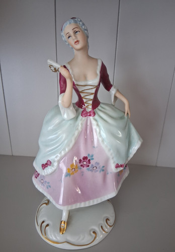 Royal dux bohemia elegant lady - dux,