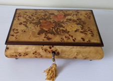 VINTAGE WOODEN SWISS REUGE MEMORIES MUSICAL BOX