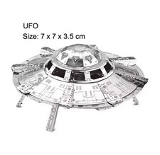Retro UFO Flying Saucer 3D