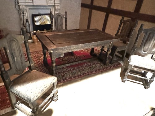 Dolls house tudor table - dolls,