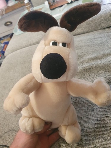 1989 aardman gromit soft toy - aardman,