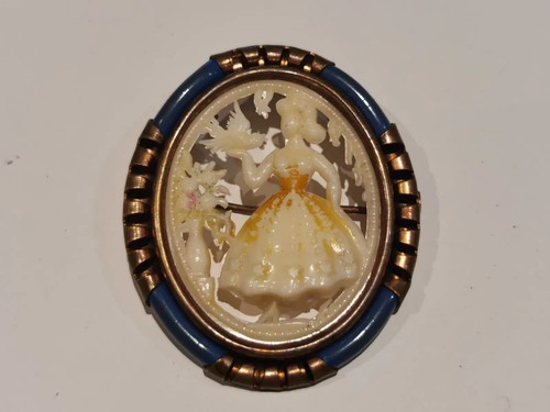Vintage carved pinchbeck