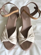 Ladies Wedges In Cream Brown