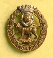 Bi-METAL YORK AND LANCASTER REGIMENT CAP BADGE - C936