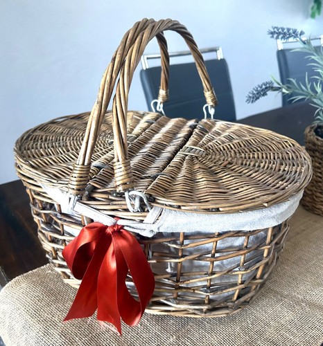 Vintage wicker picnic basket - picnic,
