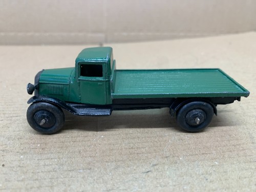 Dinky 25c flat - dinky,