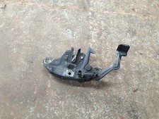 NISSAN TERRANO II SE 2.7 TD 2000 BONNET CATCH