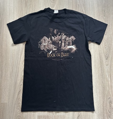 Medium shirt rock or - ac/dc,