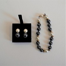 Black & White Cabouchon Pearl Bracelet + Stud Earring Jewellery Set