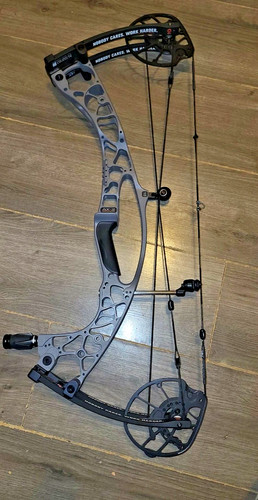 New hoyt alpha ax2 bow - hoyt,