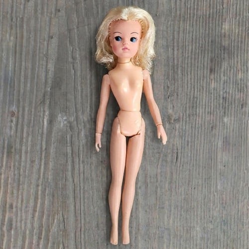 Vintage sindy doll - sindy, fashion