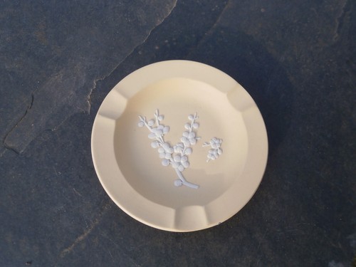 Rare wedgwood yellow - rare,