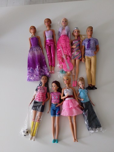 Barbie doll bundle - doll, dressed