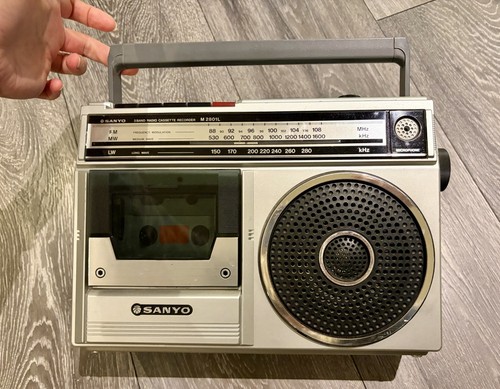 Sanyo m2801l boom box vintage - boom,