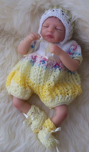 Dolls clothes knitting - dolls, pattern