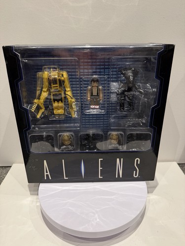 Medicom kubrick aliens box set - medicom,