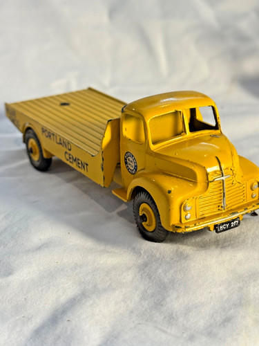 Dinky supertoys 533 - no.,