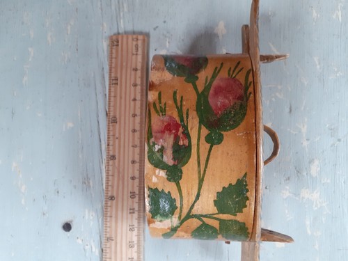 Small painted tine box - , vintage