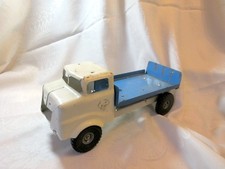 1960S TRI-ANG VINTAGE MILK LORRY