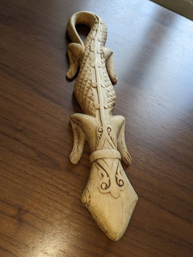 Wooden lizard from - ♡,