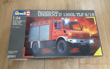 W285 Revell Model Kit 07501 - Mercedes Benz Unimog U 1300L TLF 8/18 - 1/24