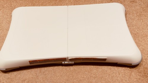 Genuine nintendo wii fit plus - genuine,