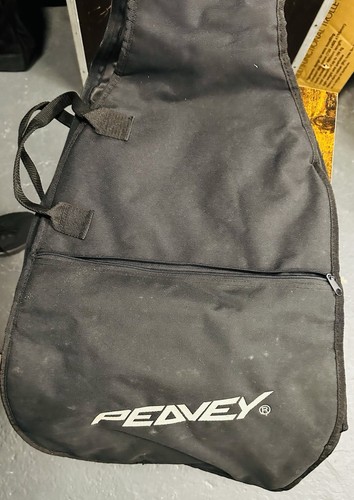 Peavy bass guitar - gig, bag