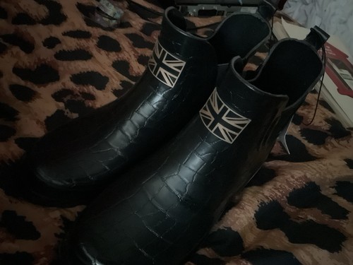 Brand new womens - womens,