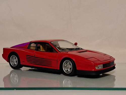 Scale ferrari testarrossa - 1:18,