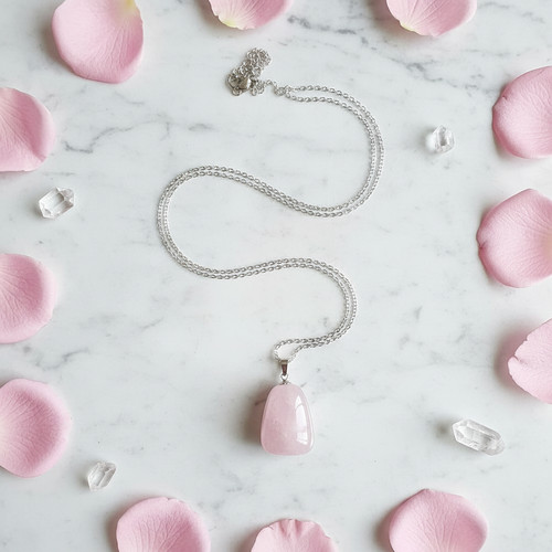 Pink chunky quartz stone - pink,