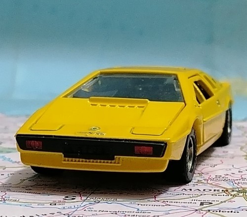 Lotus esprit giugiaro 1975 - giugiaro,